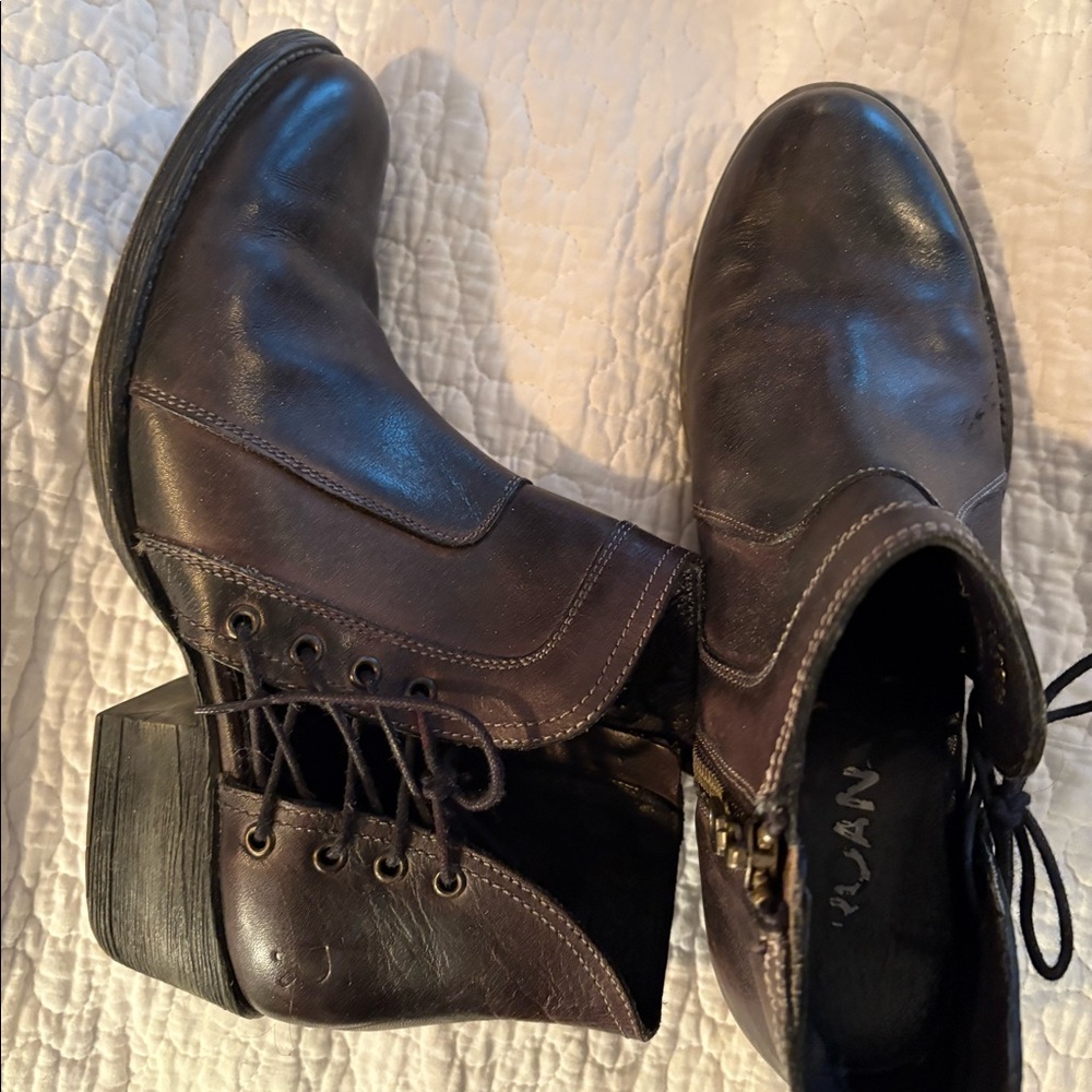 ROAN by bed stu gently used booties!! All leather and beautiful.